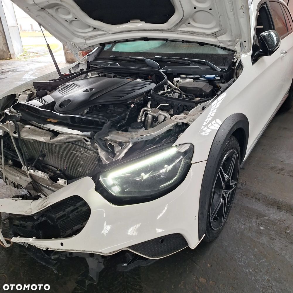 Mercedes-Benz Klasa E 450 4-Matic 9G-TRONIC - 3