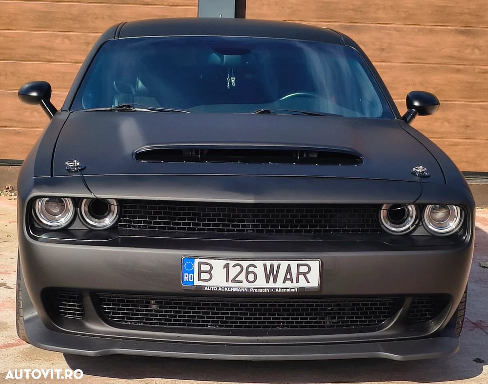 Dodge Challenger - 2