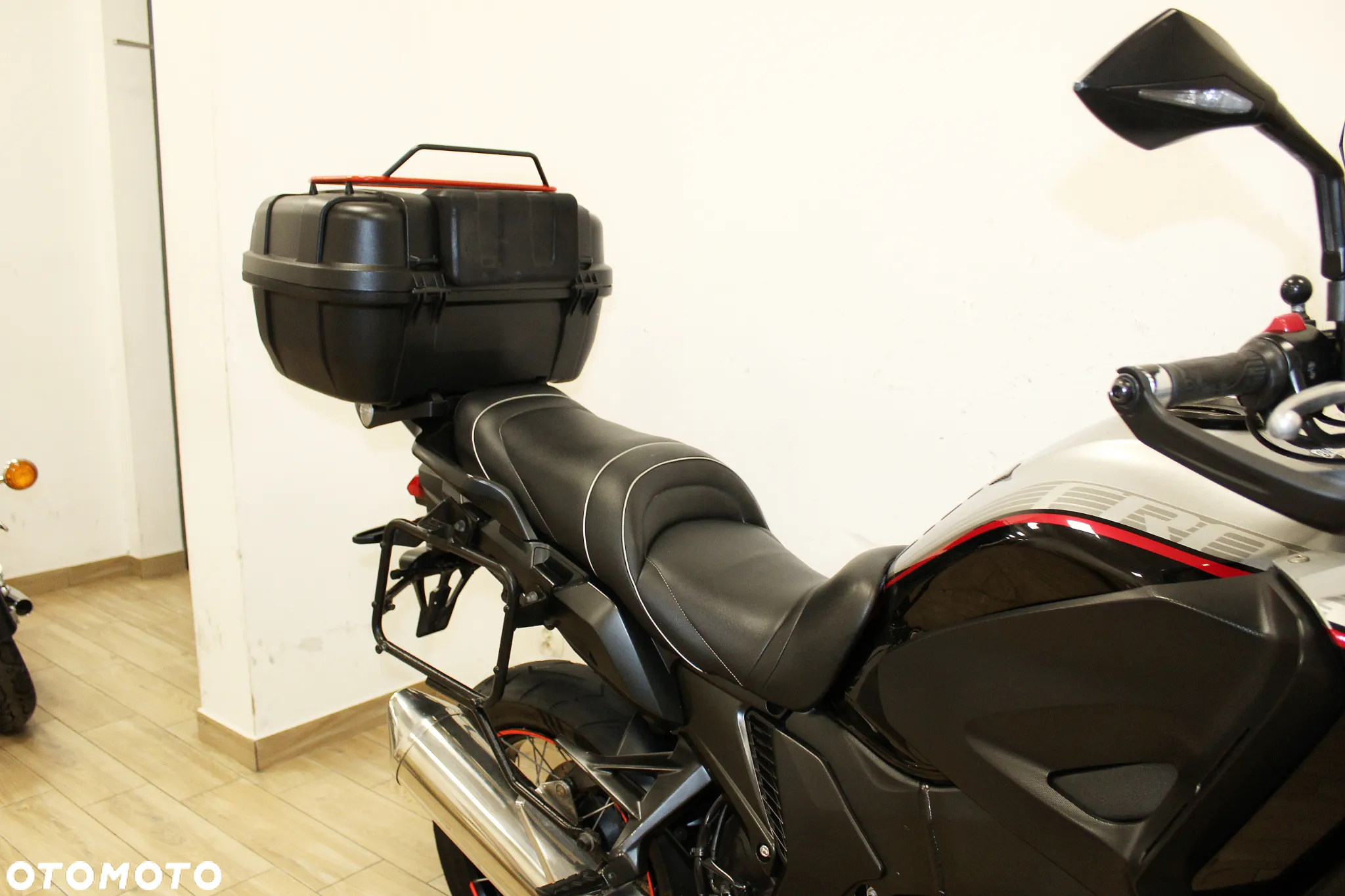 Honda VFR - 8