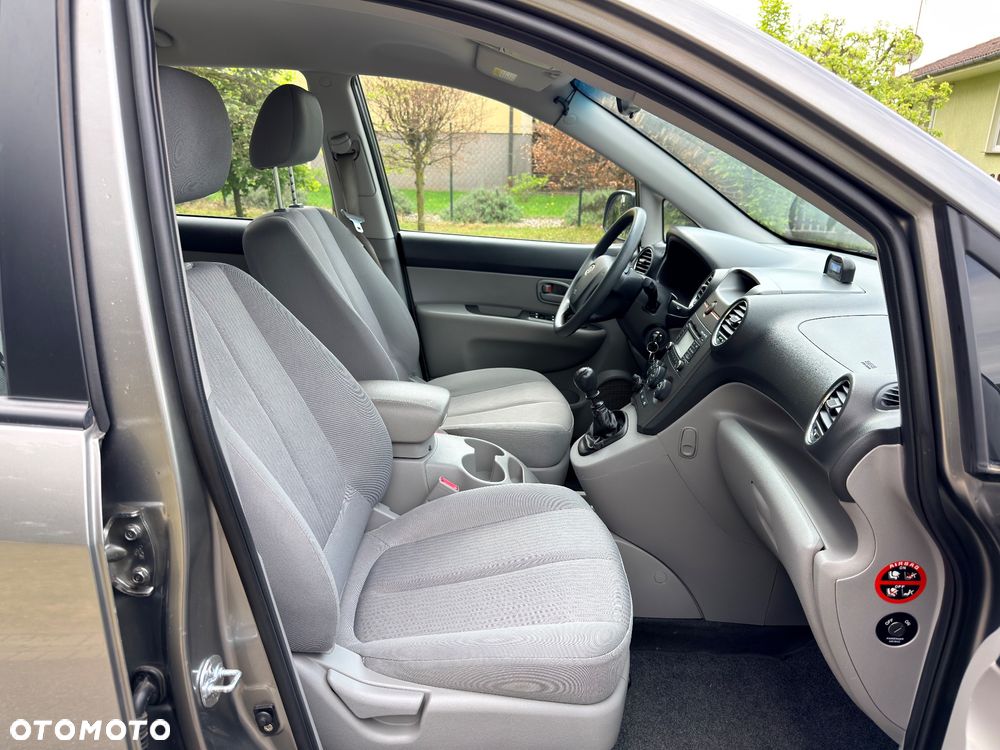 Kia Carens 1.7 CRDi 115 Fifa World Cup Edition - 30