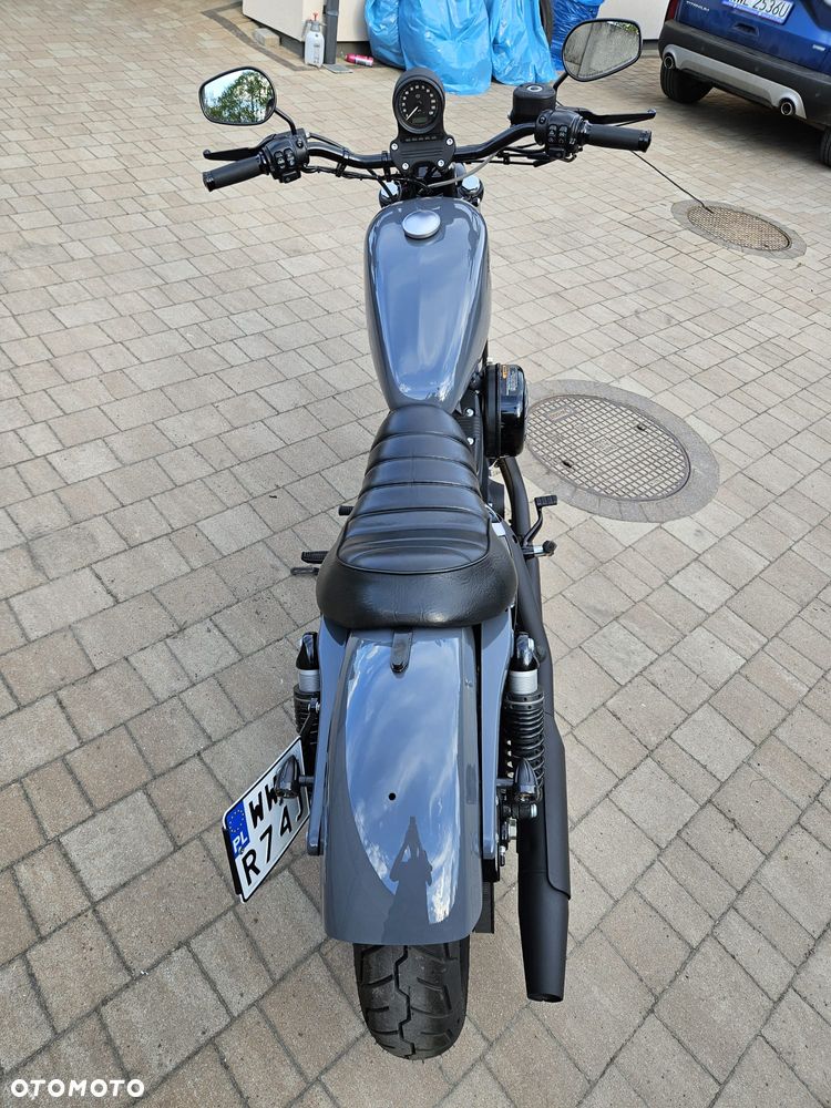 Harley-Davidson Sportster Iron 883 - 11