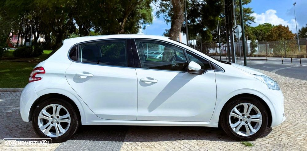 Peugeot 208 1.2 VTi Allure - 2