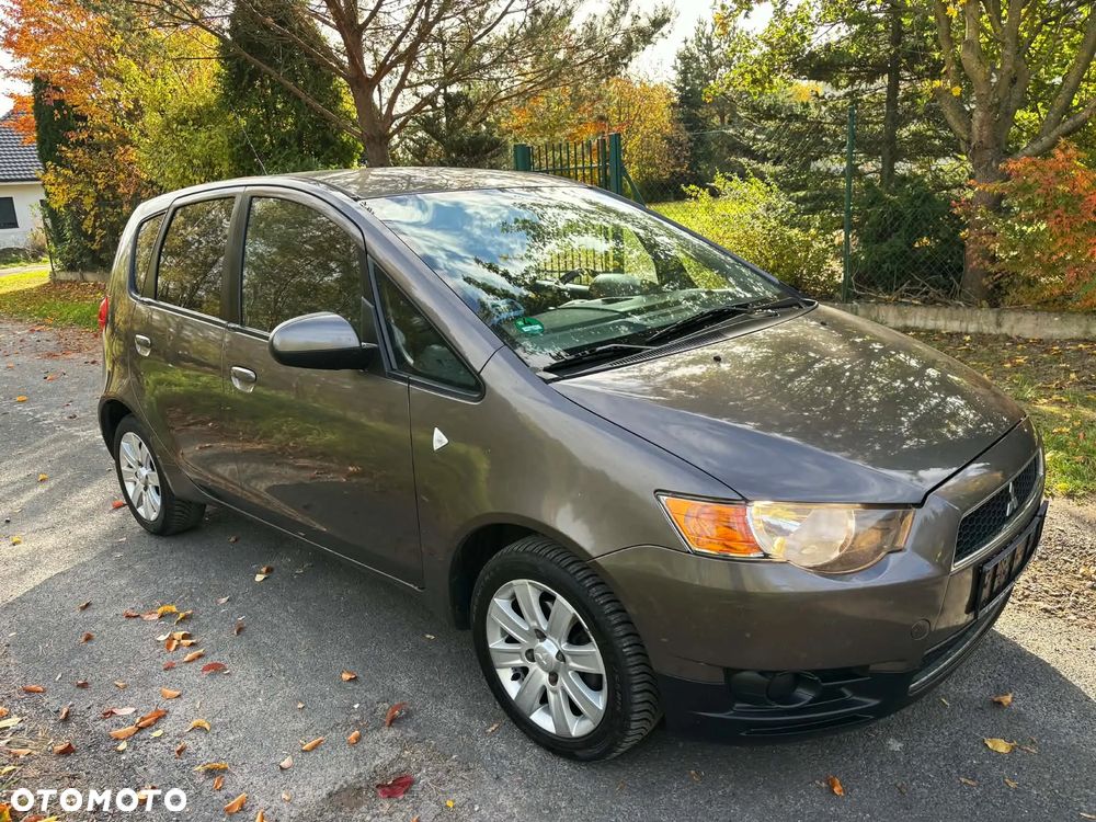 Mitsubishi Colt 2011 photo 2