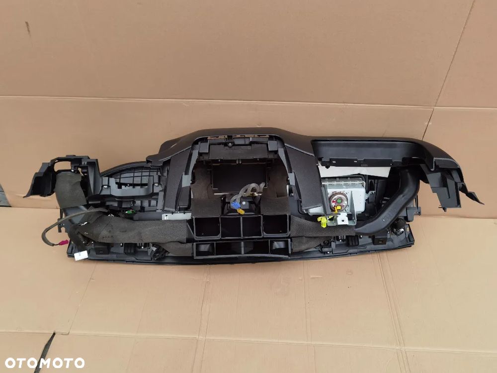 DESKA ROZDZIELCZA KONSOLA SKÓRA MERCEDES W470 X-KLAS - 7