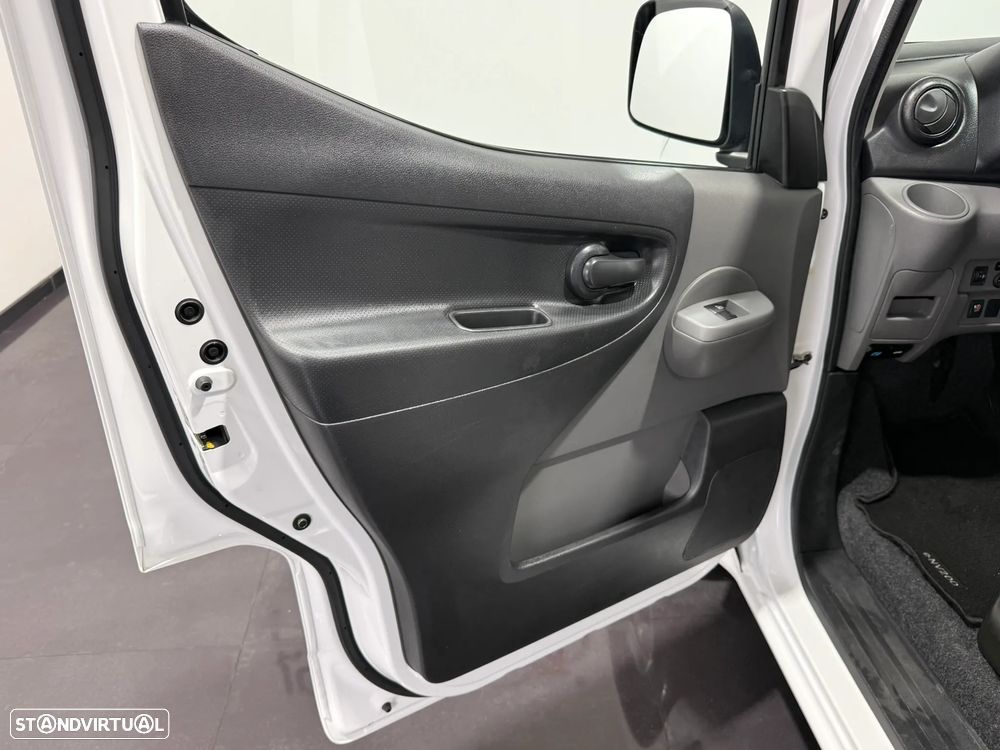 Nissan E-NV200 40 KWH - IVA DEDUTIVEL - 33604 KM - NACIONAL - 24