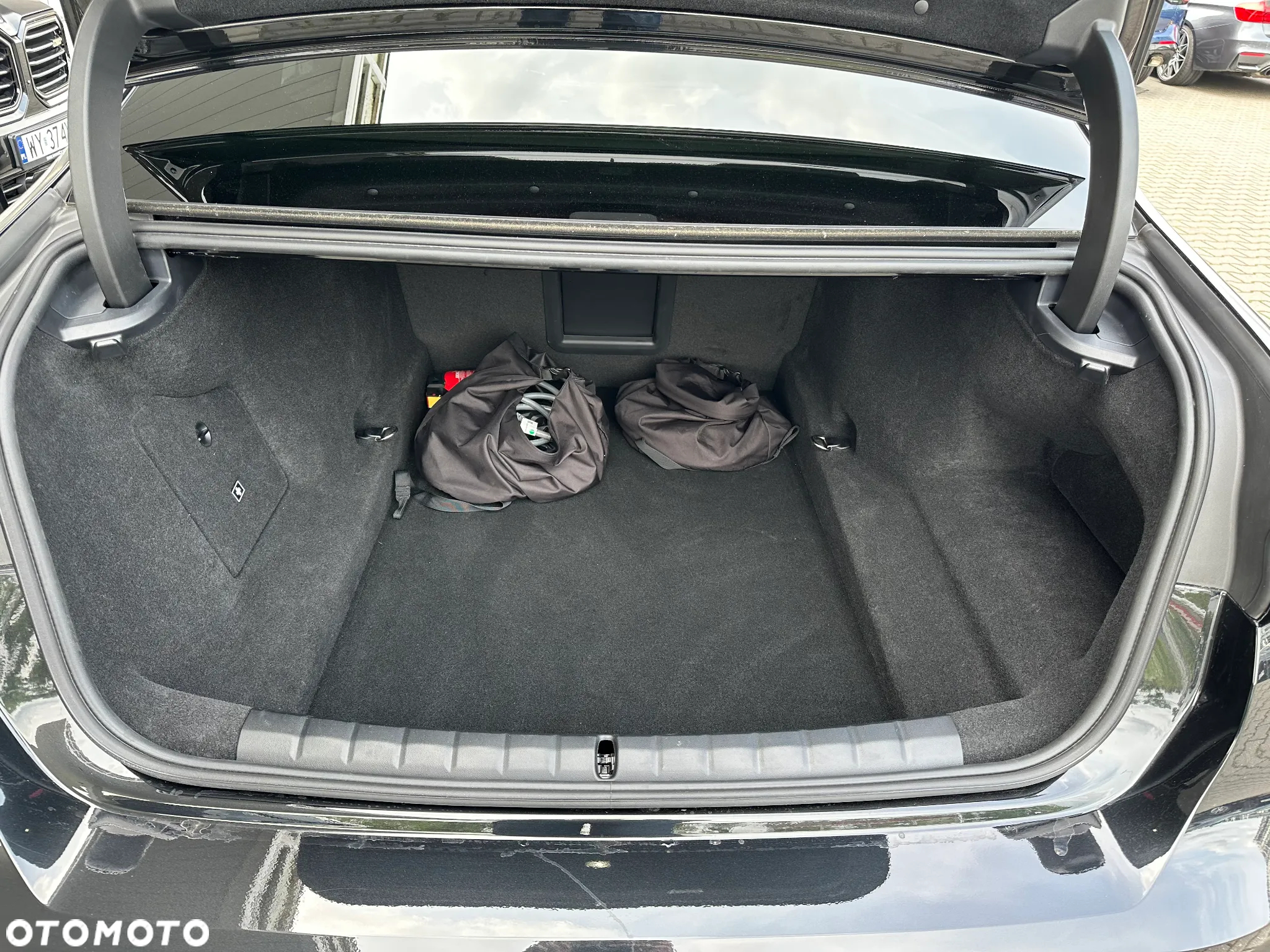 BMW Seria 7 M760e PHEV xDrive sport - 24