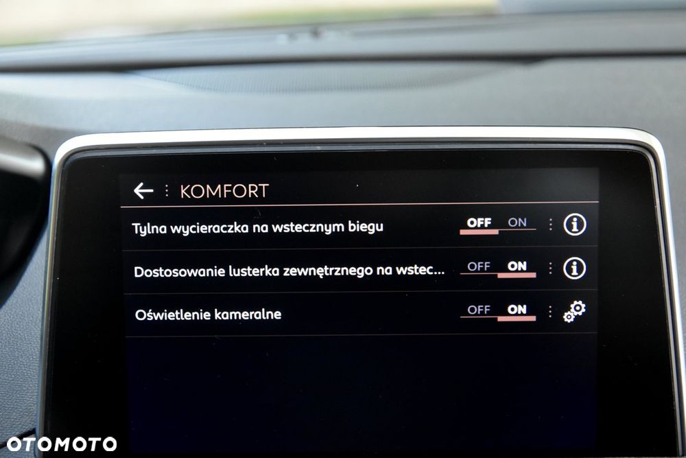 Peugeot 5008 THP 165 EAT6 Allure - 38