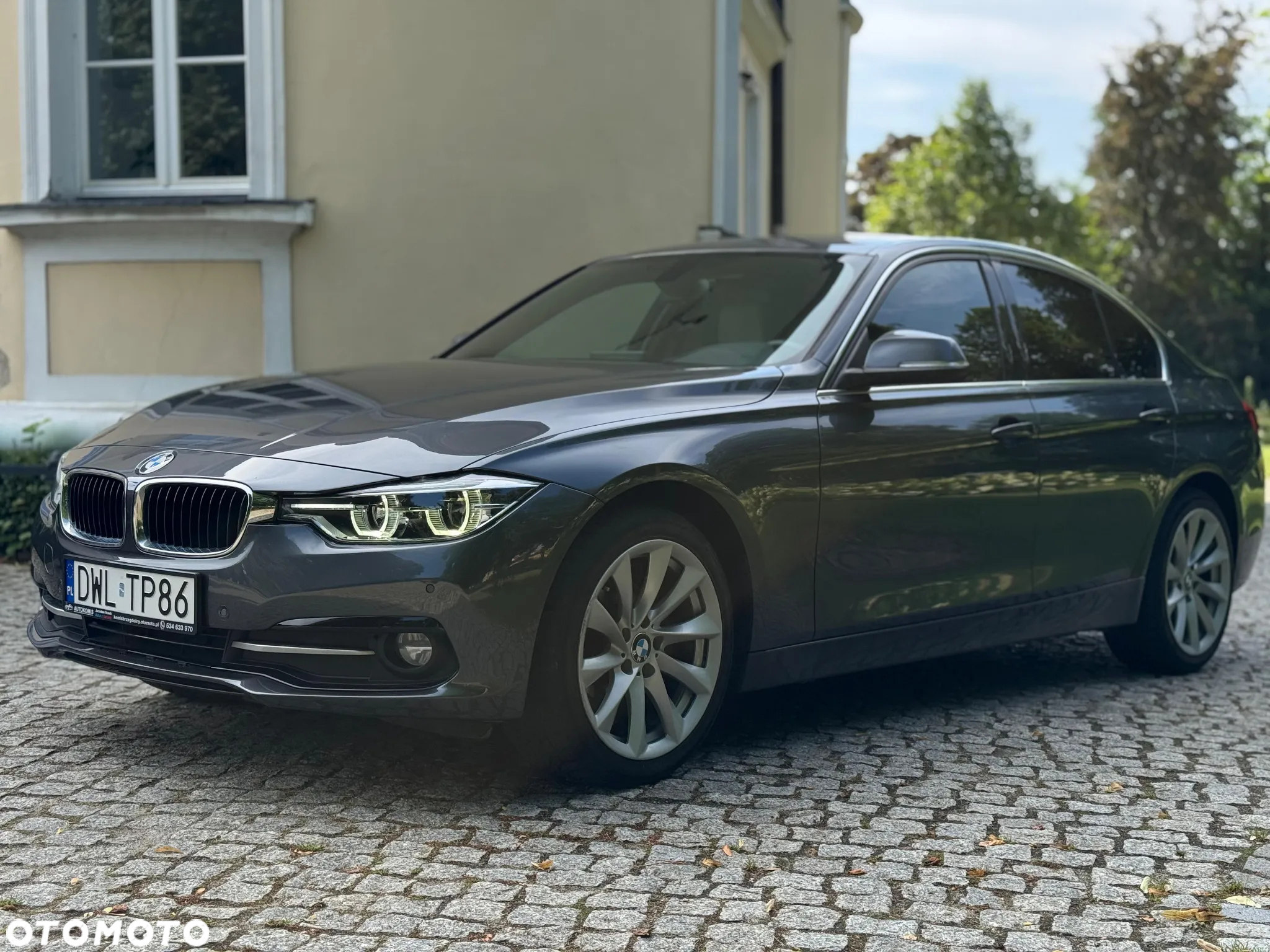 BMW Seria 3 330i - 34