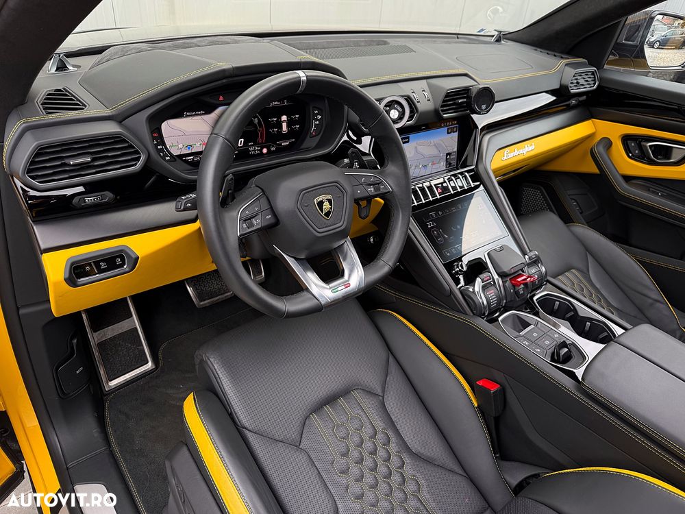 Lamborghini URUS - 15