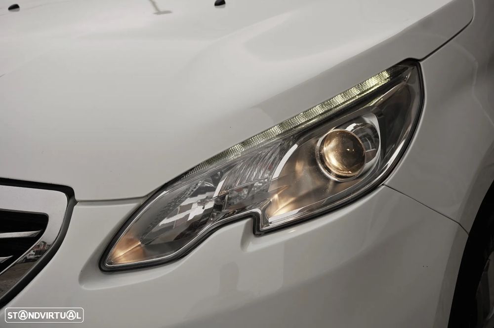 Peugeot 2008 1.6 e-HDi Allure - 36