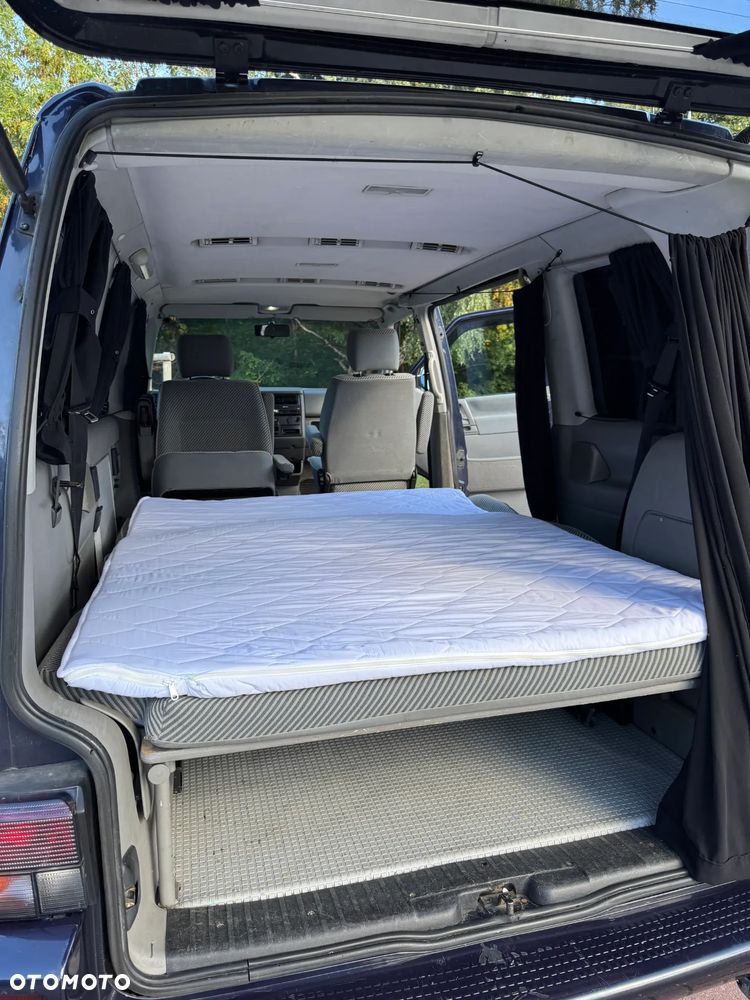 Volkswagen Multivan - 16