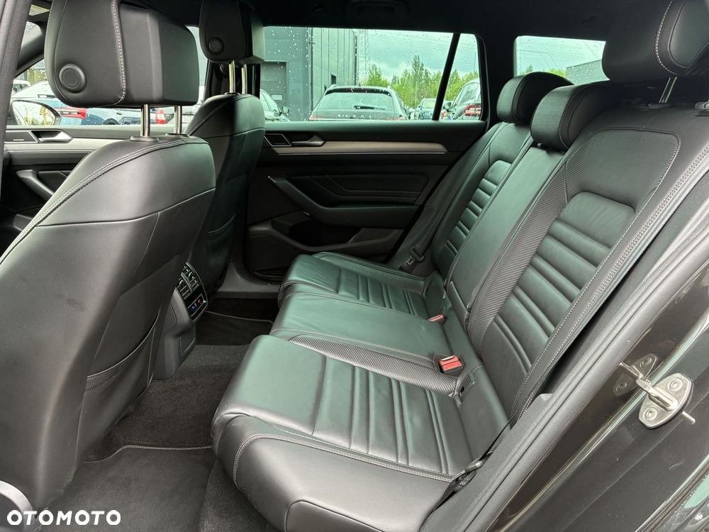 Volkswagen Passat - 16