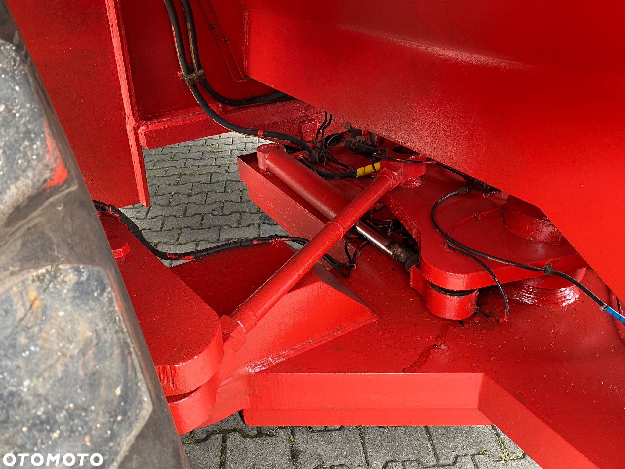 Svetruck TMF 12/9 HB / 1 WŁ. / STAN BDB. / MOZLIWOSC INNEGO CHWYTAKA / SERWIS / 12T ŁAD. - 13