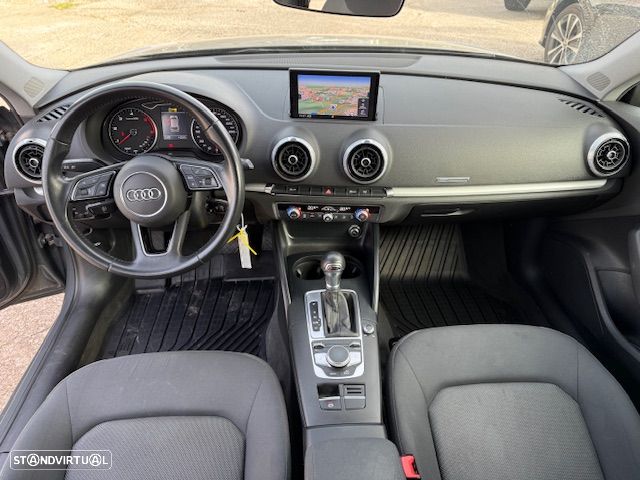 Audi A3 1.6 TDI S tronic design - 11