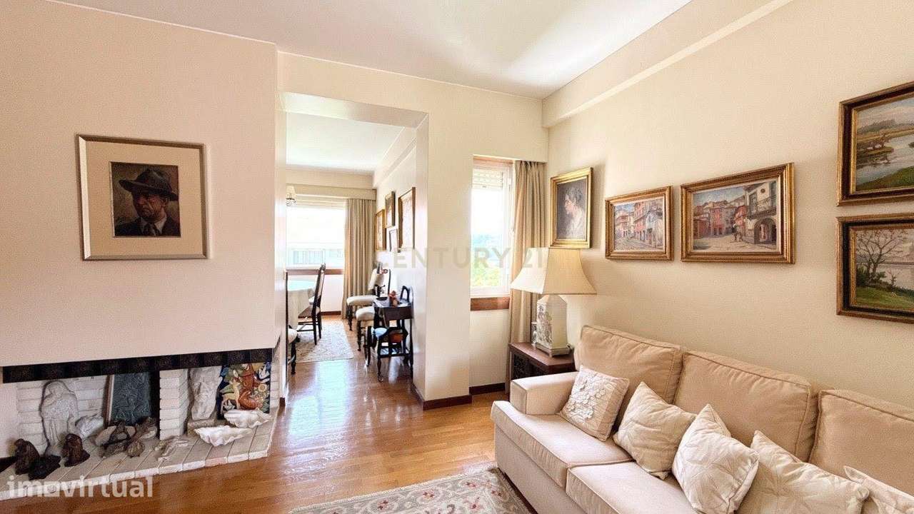 Apartamento T4 com Vista Panorâmica em Lordelo do Ouro - Grande imagem: 5/31