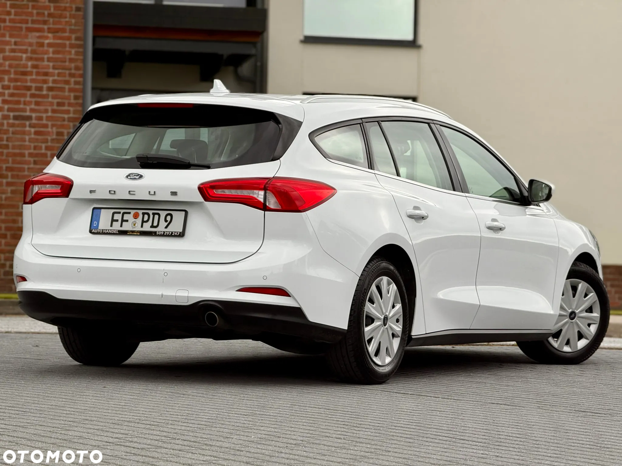 Ford Focus Turnier 1.5 EcoBlue Start-Stopp-System COOL&CONNECT - 14