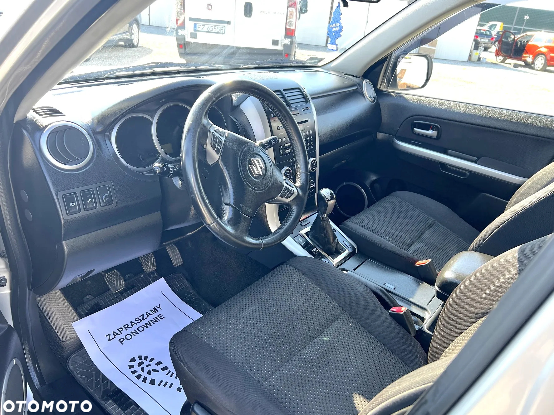 Suzuki Grand Vitara 2.4 De Luxe - 8