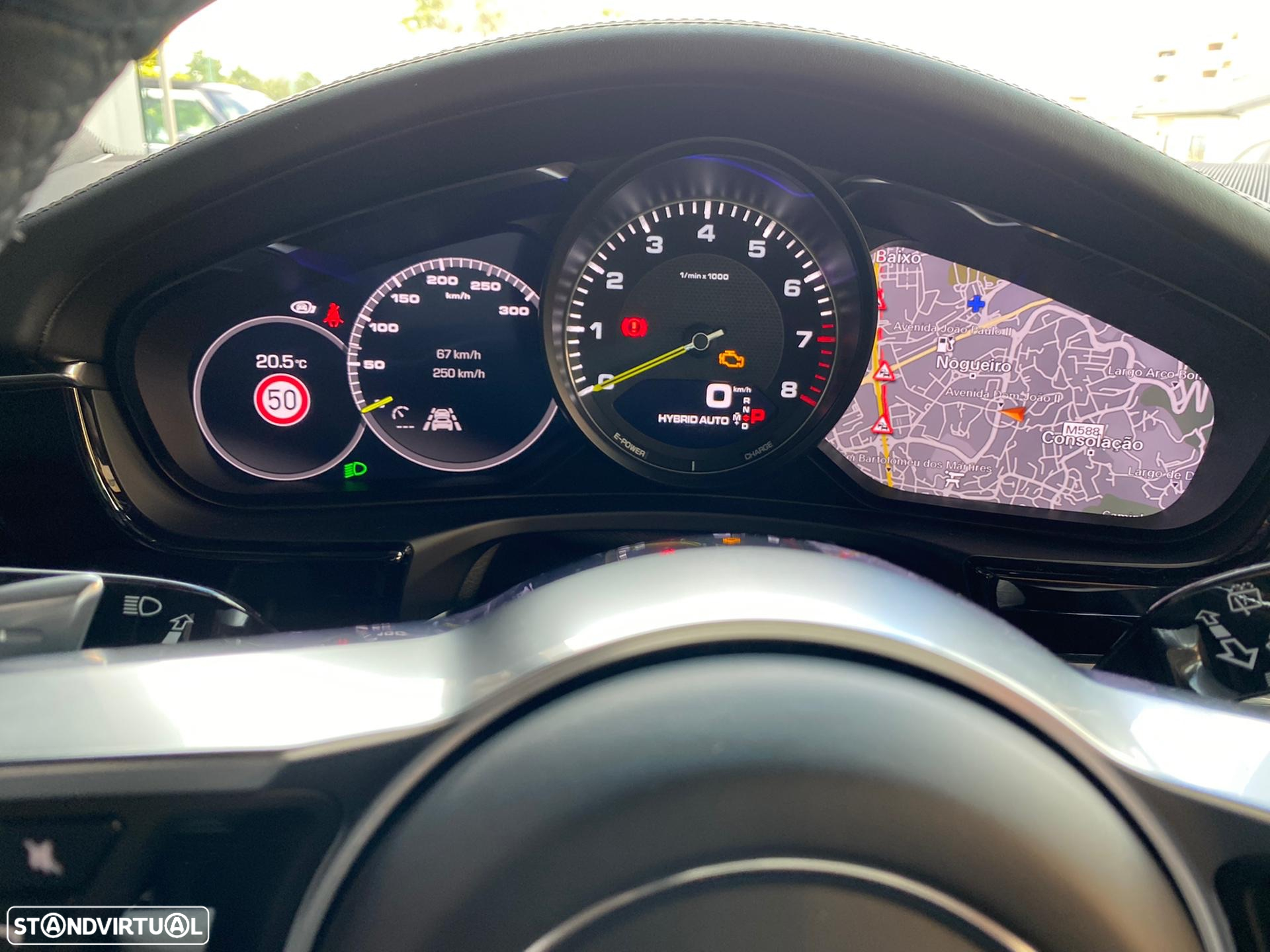 Porsche Panamera Sport Turismo 4 E-Hybrid - 10