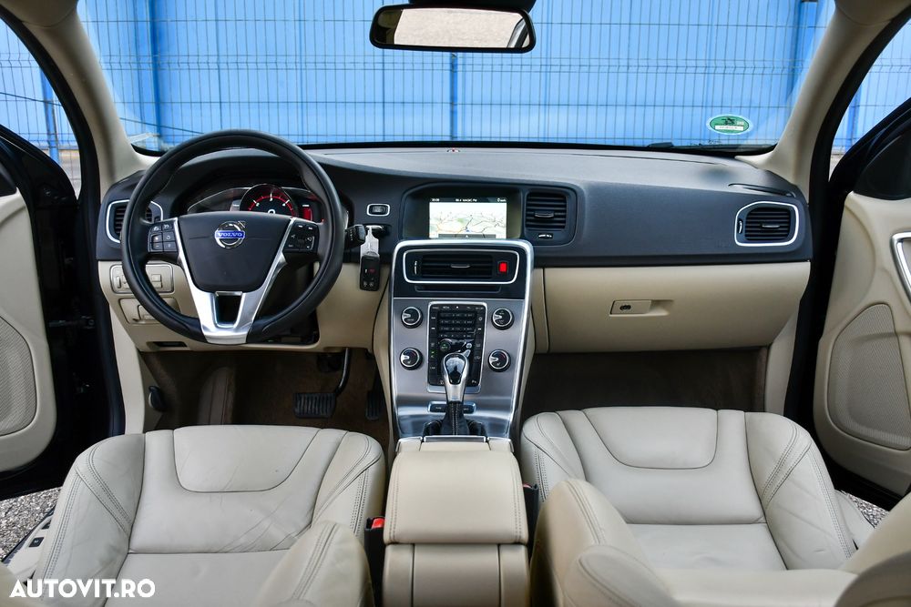 Volvo V60 D6 Plug-In-Hybrid AWD Geartronic Summum - 18