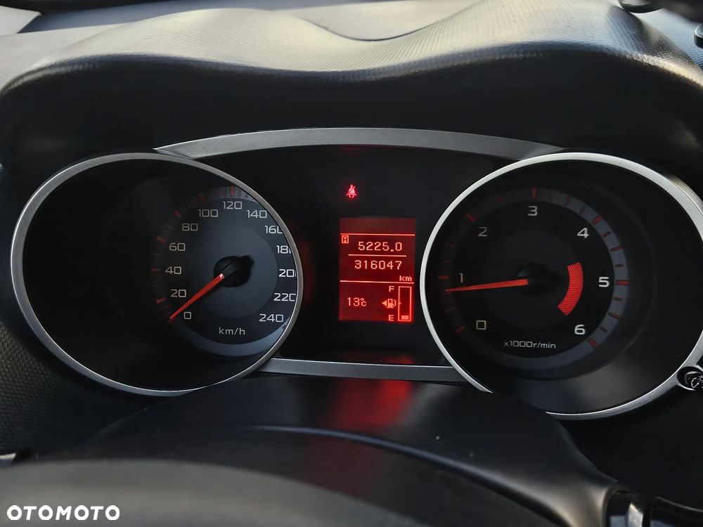 Mitsubishi Outlander - 19