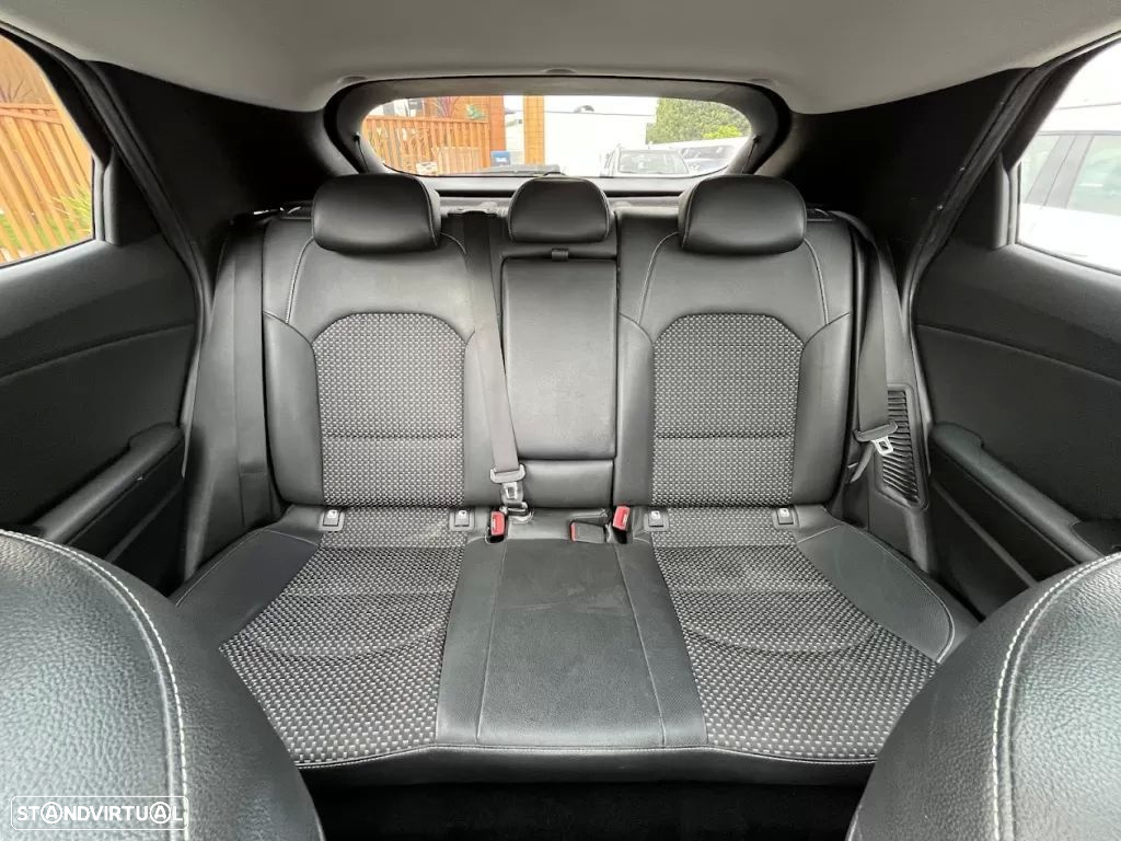 Kia XCeed 1.6 GDi PHEV Drive - 36