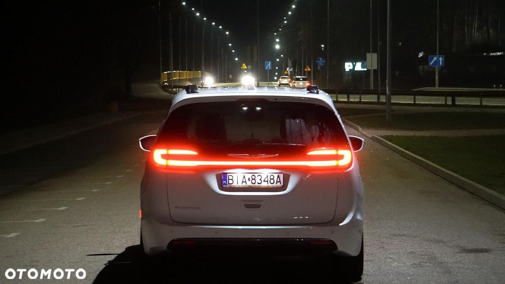 Chrysler Pacifica - 7