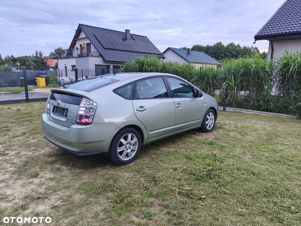 Toyota Prius 1.5 VVT-i Sol - 4