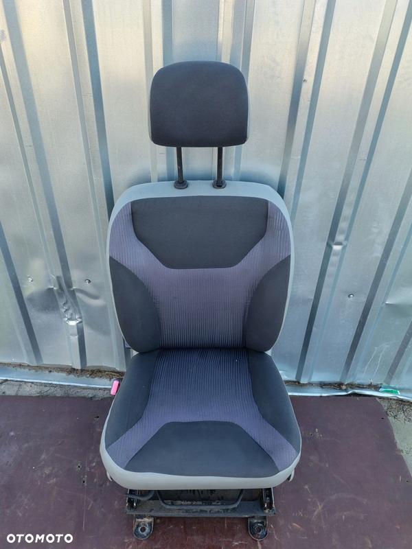 FOTEL KIEROWCY TRAFIC VIVARO PRIMASTAR 01-14 A8