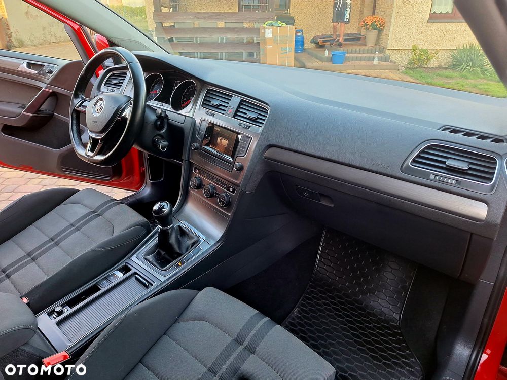 Volkswagen Golf - 8