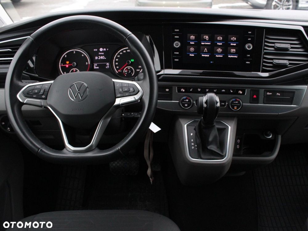 Volkswagen Caravelle - 4