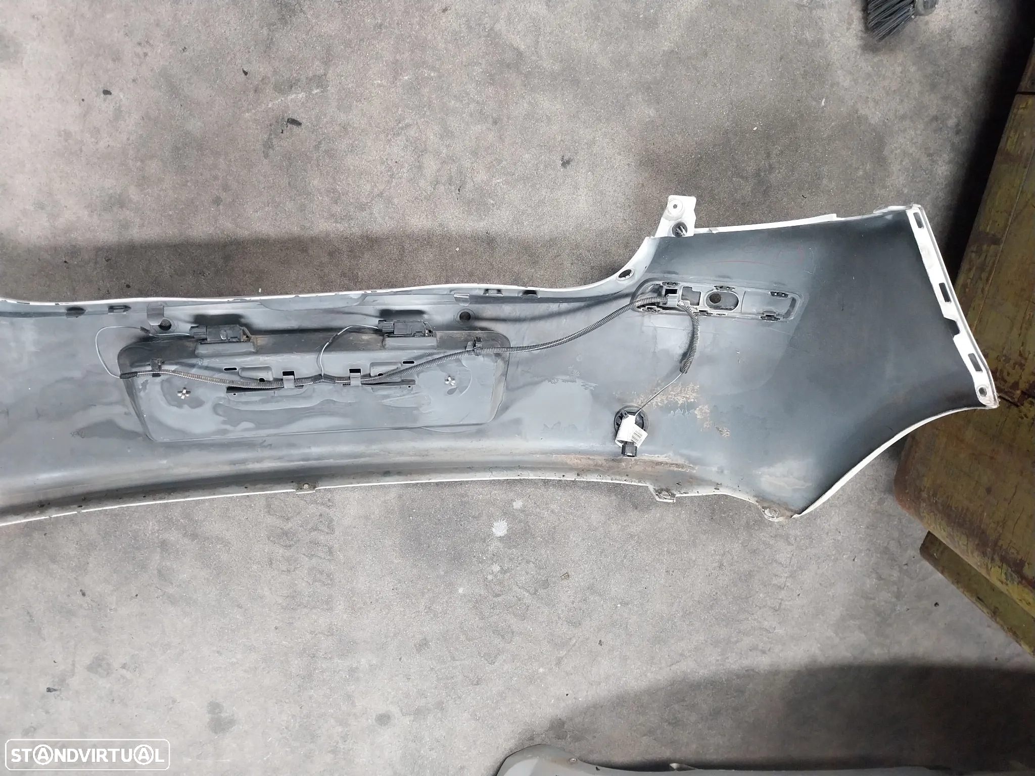 Para choques trás Renault Clio 3 ref: 8200 402 320 - 4