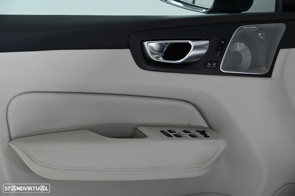 Volvo XC 60 2.0 T6 PHEV Ultimate Bright AWD - 26