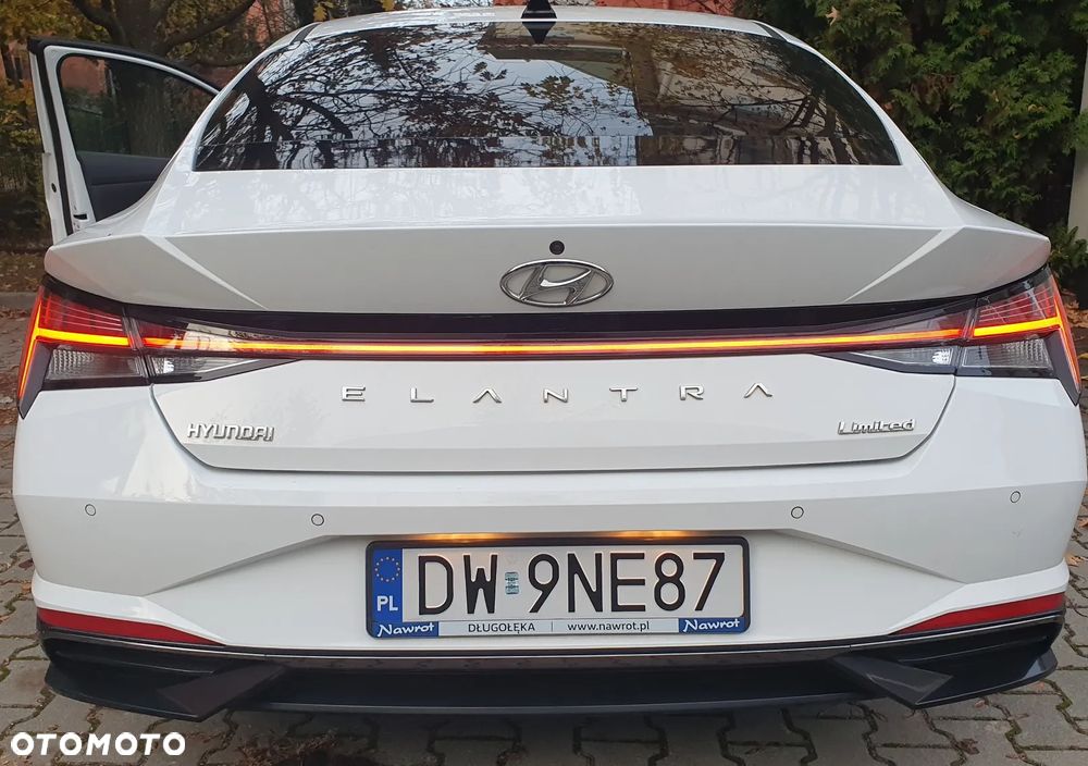 Hyundai Elantra 1.6 Executive CVT - 9