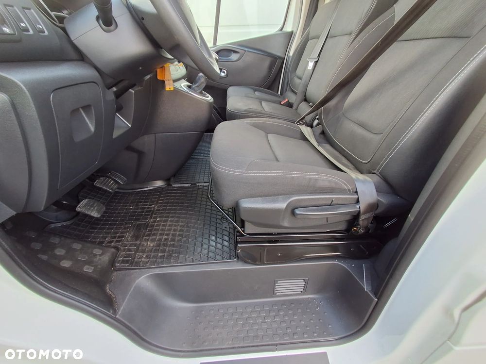 Renault Trafic - 18