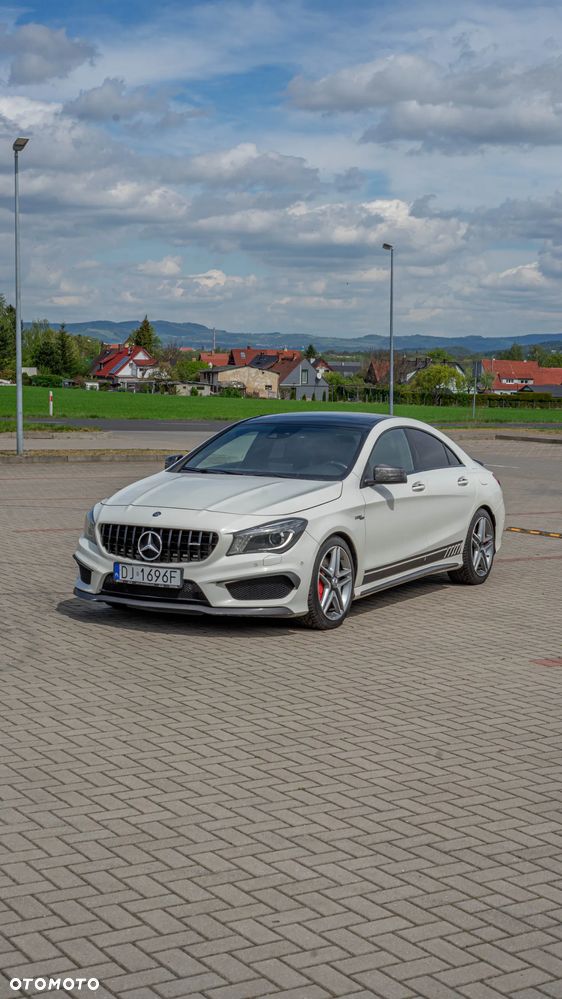 Mercedes-Benz CLA - 4
