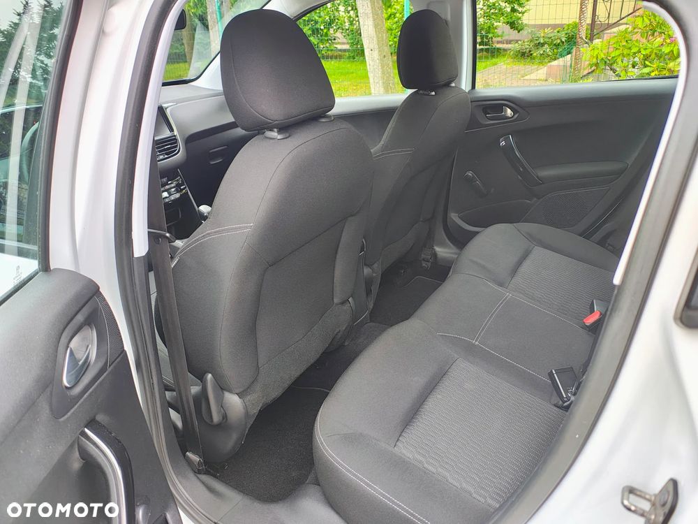 Peugeot 208 1.6 BlueHDi Active S&S - 10