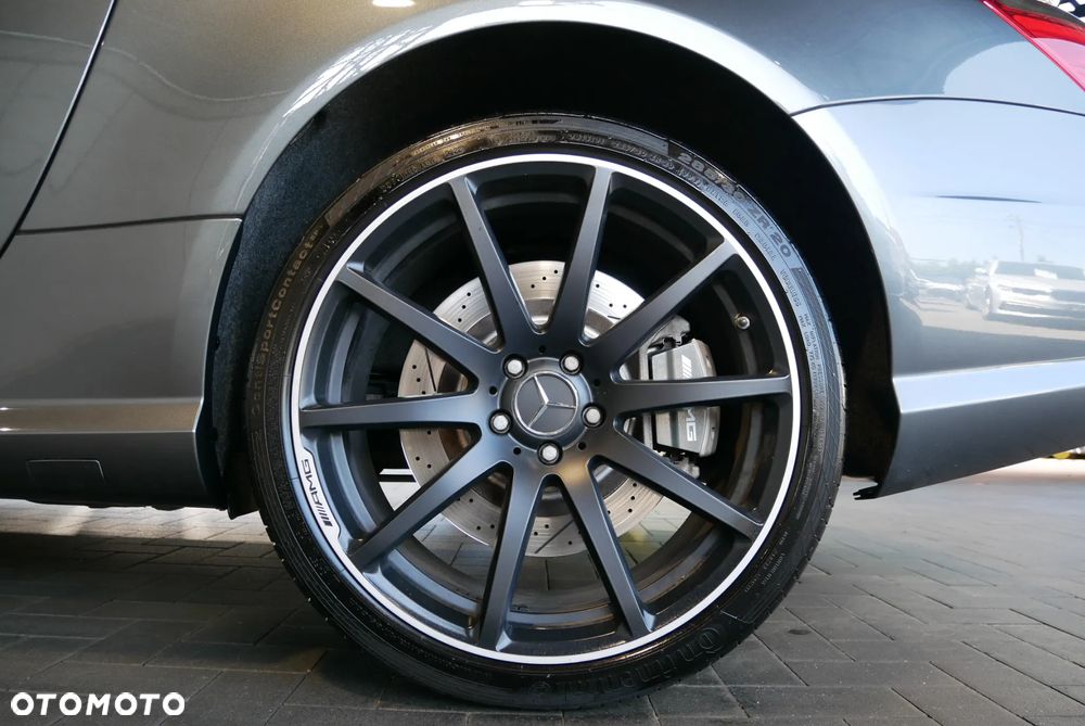 Mercedes-Benz SL 63 AMG - 31