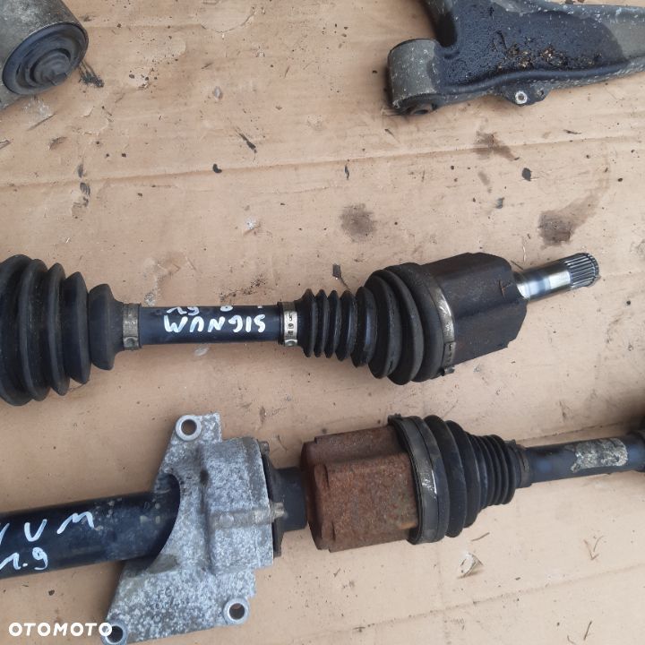 PÓŁOŚ LEWA OPEL  SIGNUM 1.9  VECTRA C - 2