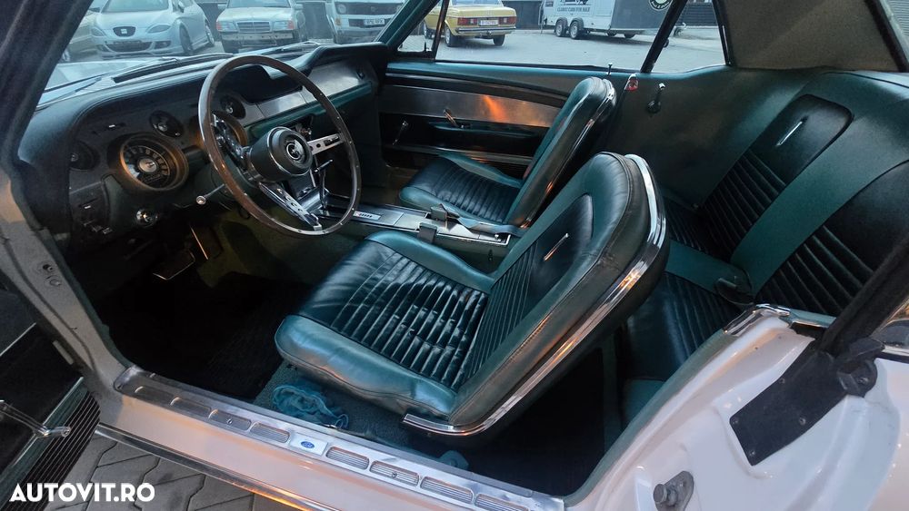 Ford Mustang - 25