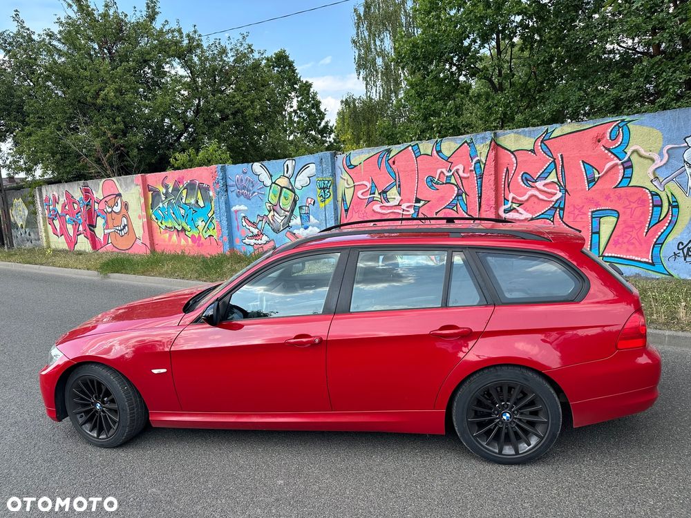 BMW Seria 3 320i Touring - 2