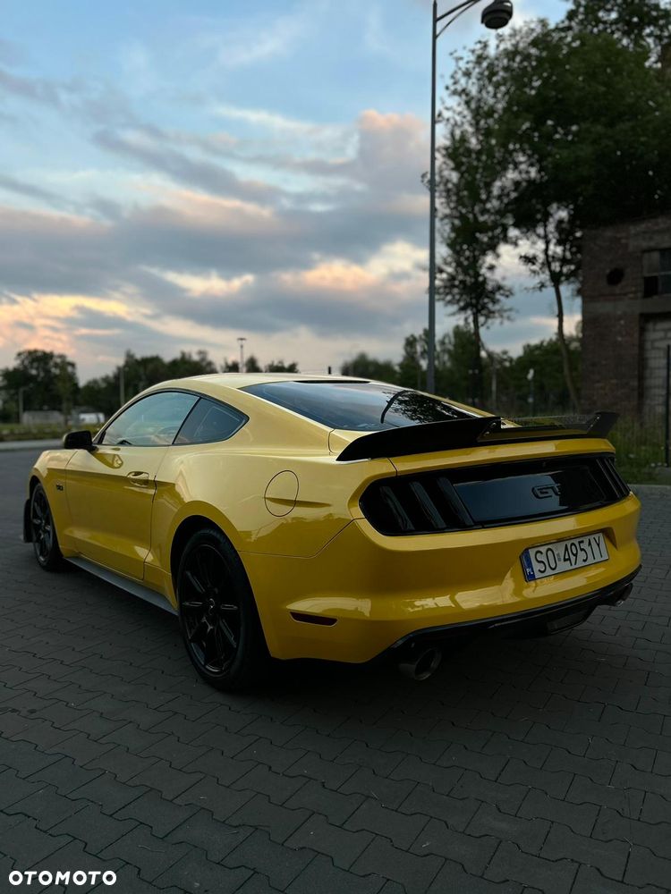 Ford Mustang - 4