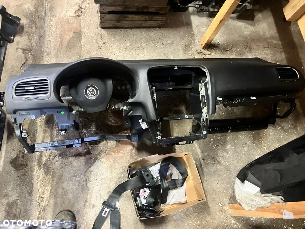 DESKA KONSOLA AIRBAG VW GOLF VI - 1