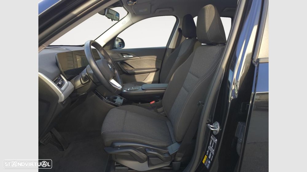 BMW iX1 eDrive20 - 10