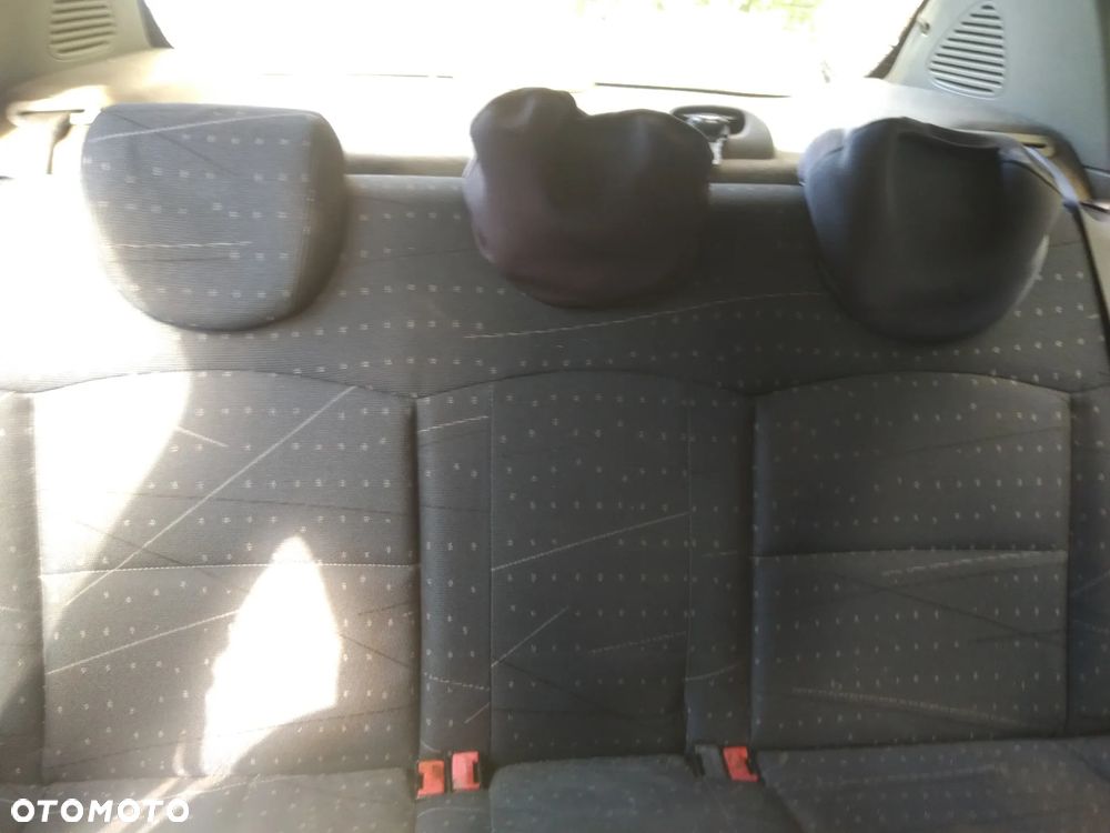 Auto na części - Renault Thalia 65KM diesel 2003 Silnik Skrzynia Drzwi Maska Klapa Błotnik Zderzak Lampa Szyba Klamka Lusterko Deska Kokpit - 14