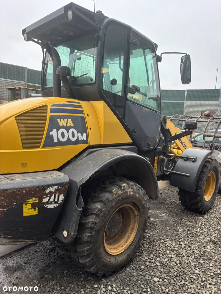 Caterpillar 908H - 9