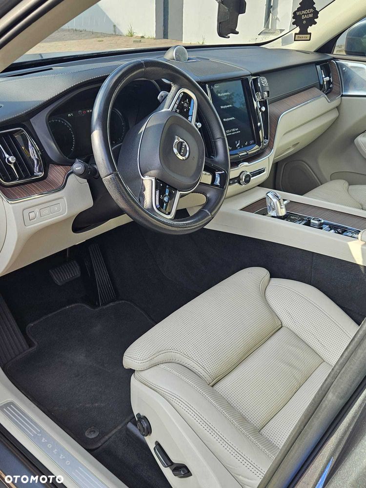 Volvo XC 60 - 6