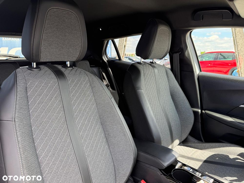 Peugeot 2008 PureTech 130 EAT8 Allure - 19