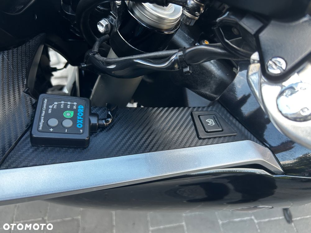 Honda VFR - 13