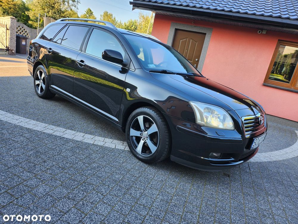 Toyota Avensis - 4