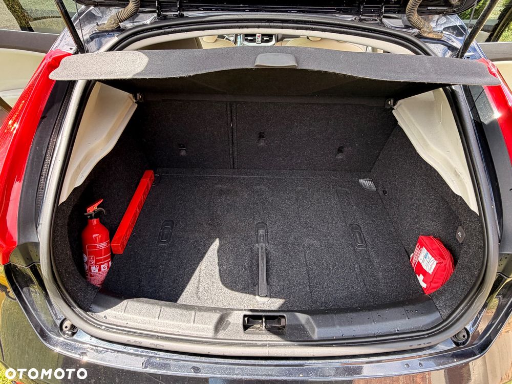Volvo V40 D4 Summum - 11